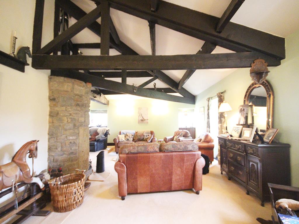 4 bedroom semi-detached house SSTC in Colne - IMG_5301.jpg